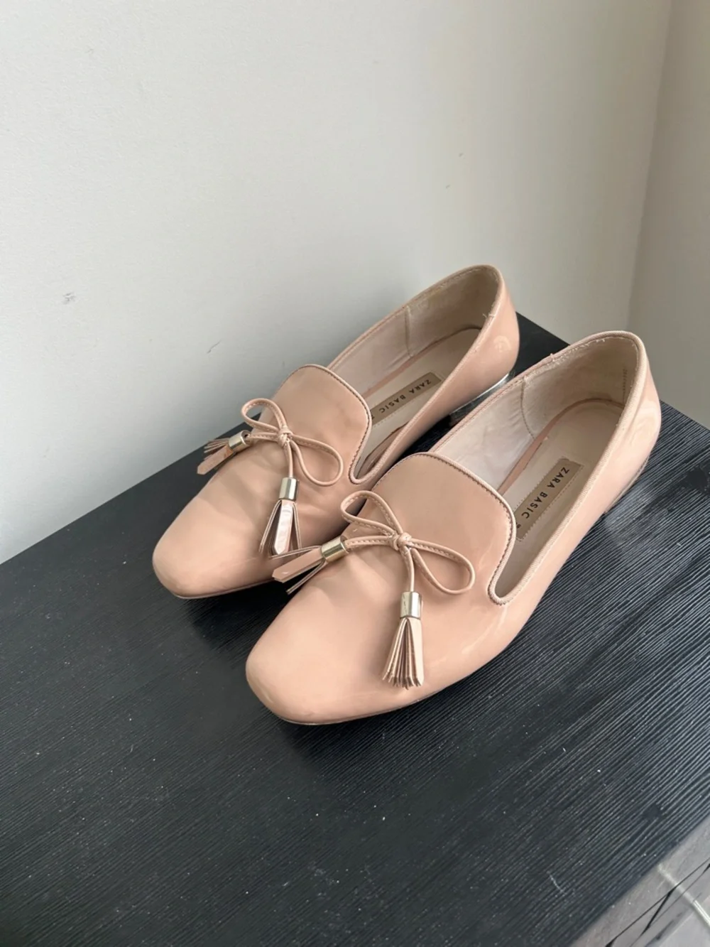 Zara Basic Nude Flats Gold Accent Heel Bow Size 38 - Picture 4 of 16